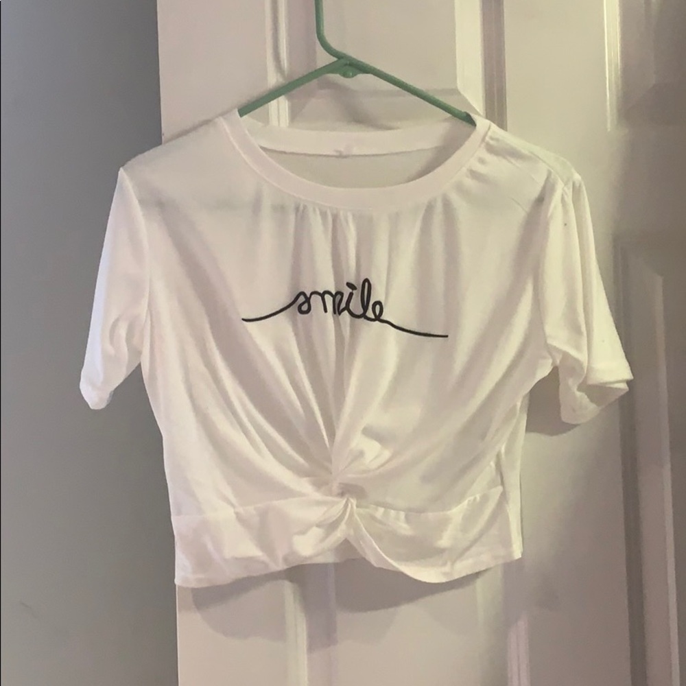 Crop white graphic T-shirt